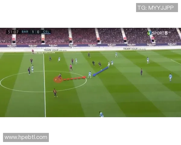 维吉尔范迪克坚守后防线引领球队攻防平衡展现领袖风范